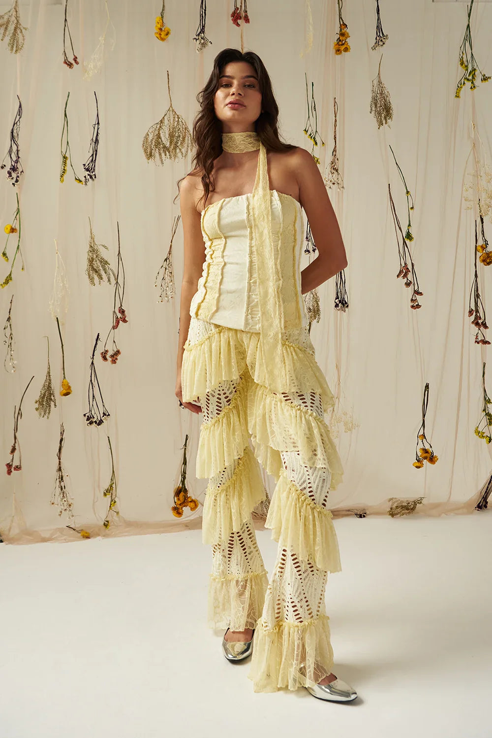 Model wearing  Flower Romance Top In Butter